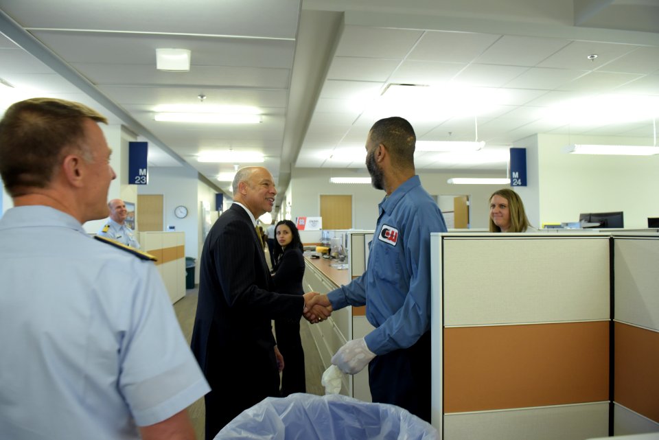 Secretary Johnson meets with USCG Headquarters Employees (25758934530)