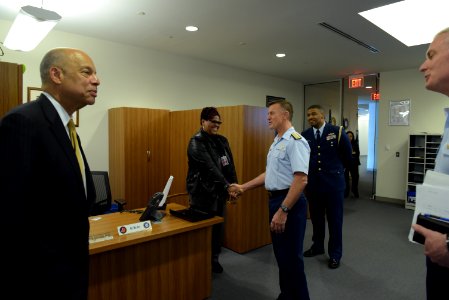 Secretary Johnson meets with USCG Headquarters Employees (25759035050)