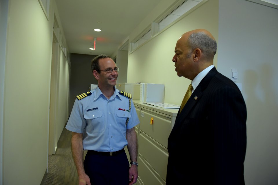 Secretary Johnson meets with USCG Headquarters Employees (25758976380)