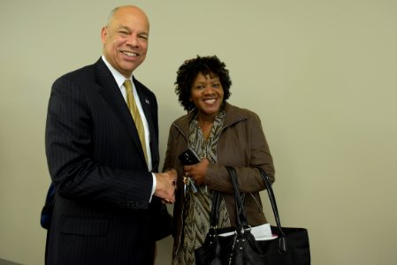 Secretary Johnson meets with USCG Headquarters Employees (25939190732)