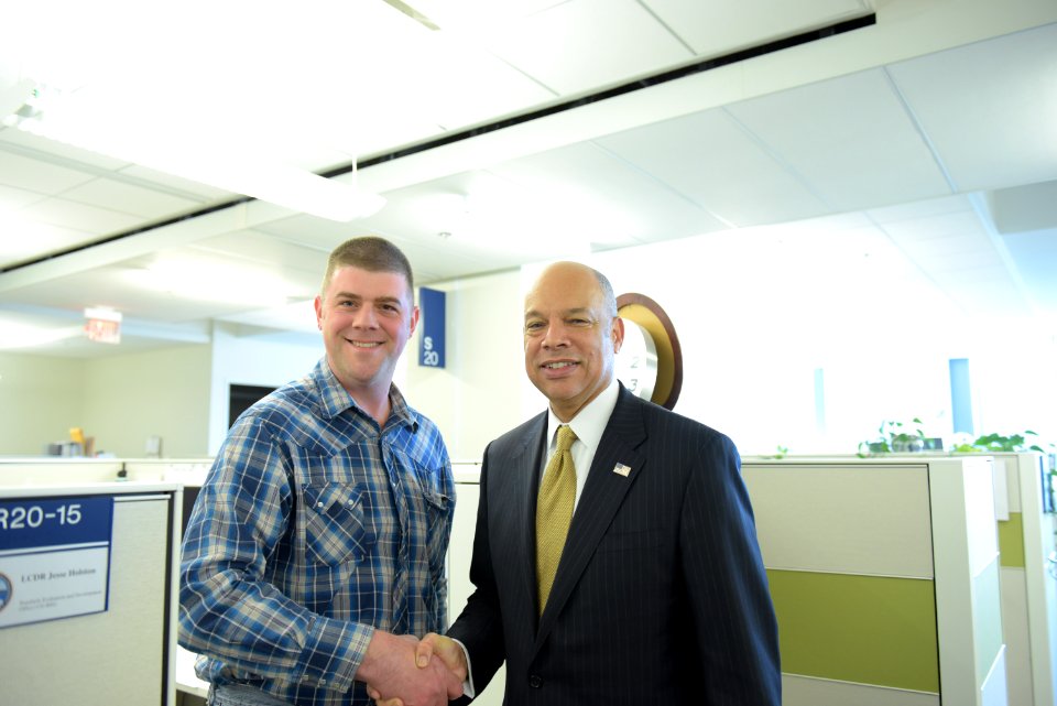 Secretary Johnson meets with USCG Headquarters Employees (25965369111)