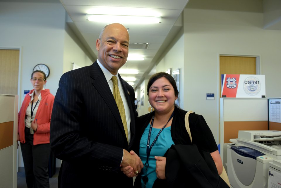 Secretary Johnson meets with USCG Headquarters Employees (25965401111)