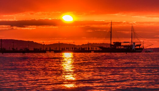 Sunrise reflection ship photo