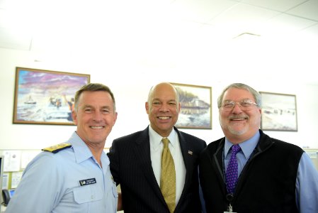 Secretary Johnson meets with USCG Headquarters Employees (26005816846)
