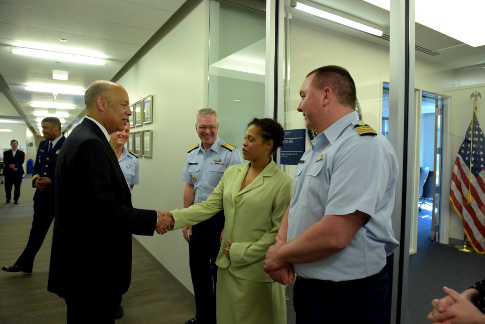 Secretary Johnson meets with USCG Headquarters Employees (26005893496)