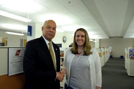 Secretary Johnson meets with USCG Headquarters Employees (26005838876)