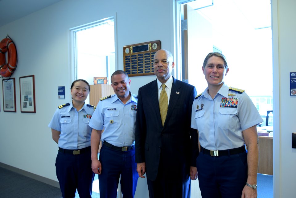 Secretary Johnson meets with USCG Headquarters Employees (26005941786)