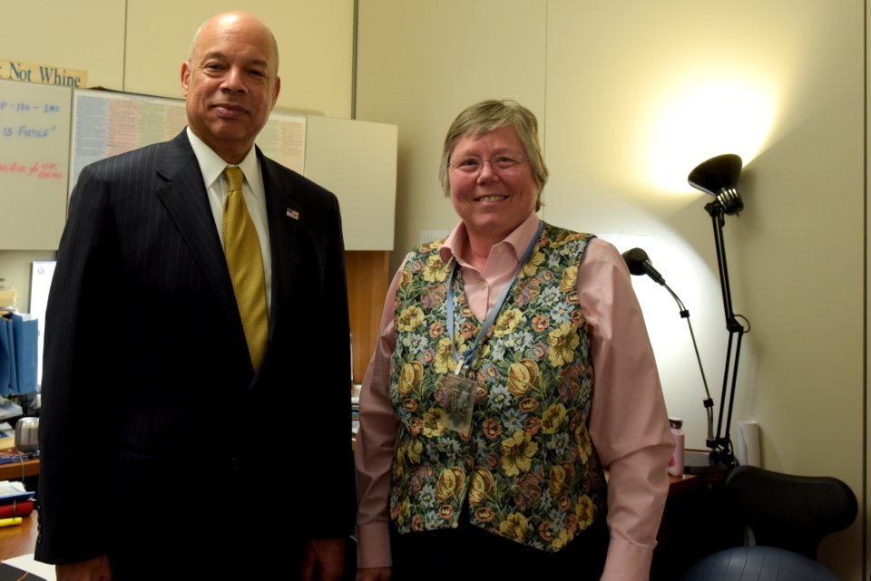 Secretary Johnson meets with USCG Headquarters Employees (26031670275)