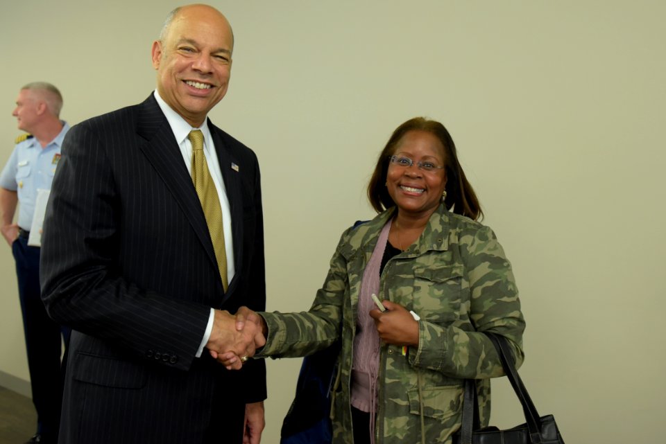 Secretary Johnson meets with USCG Headquarters Employees (26031738895)