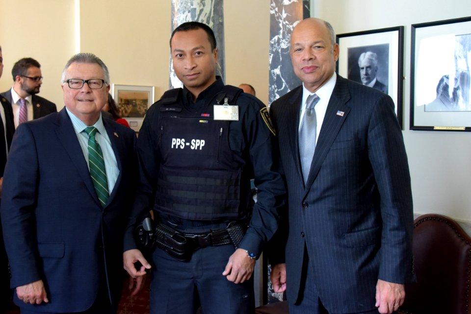 Secretary Johnson Travels to Canada (30119423023)