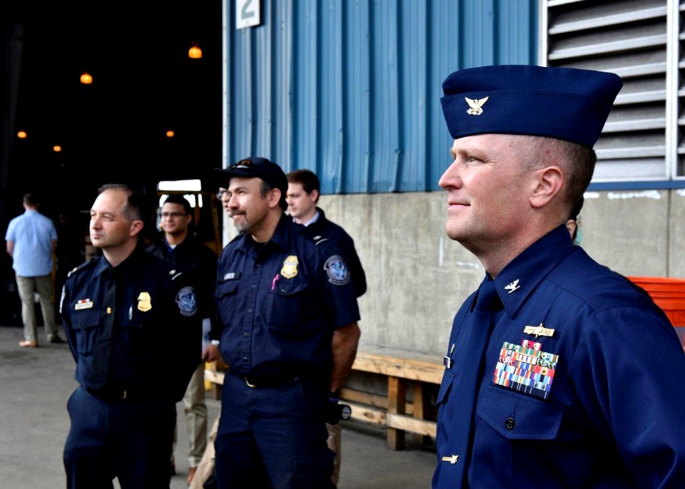Secretary Johnson Visits CBP USCG Employees at Port of Baltimore (25756382340)
