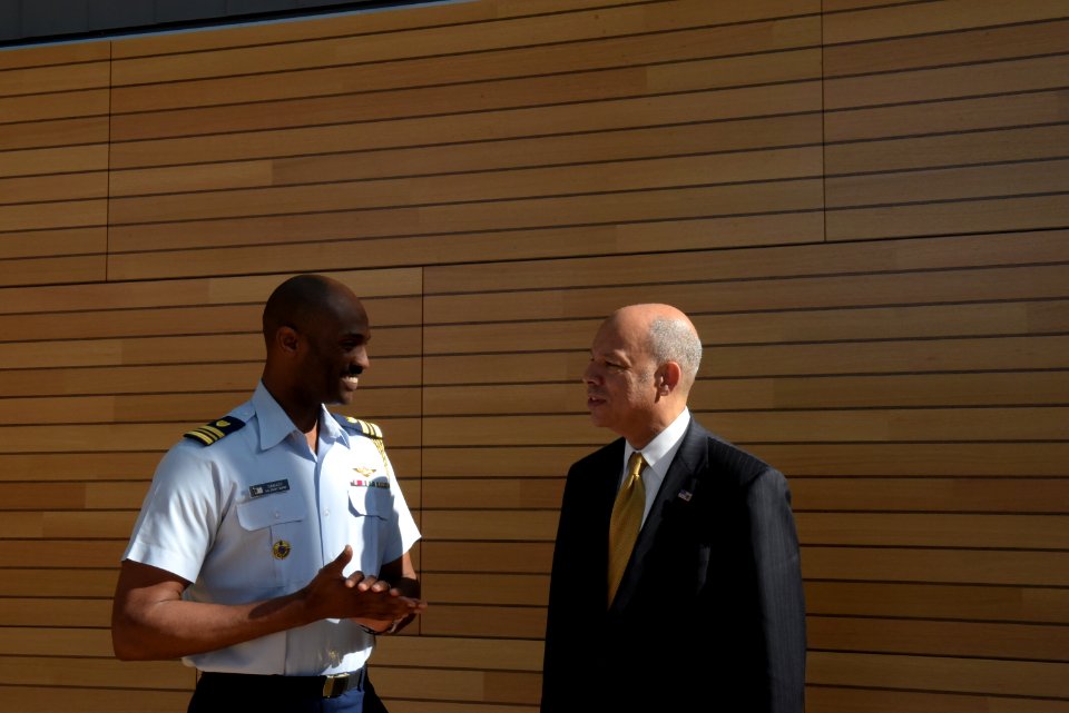 Secretary Johnson meets with USCG Headquarters Employees (26031914985)