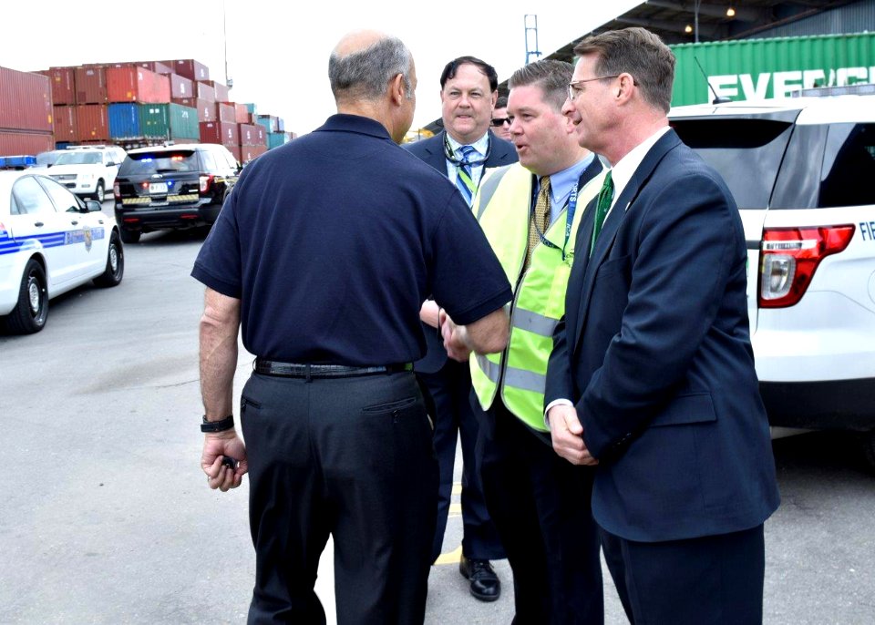 Secretary Johnson Visits CBP USCG Employees at Port of Baltimore (25426715893)