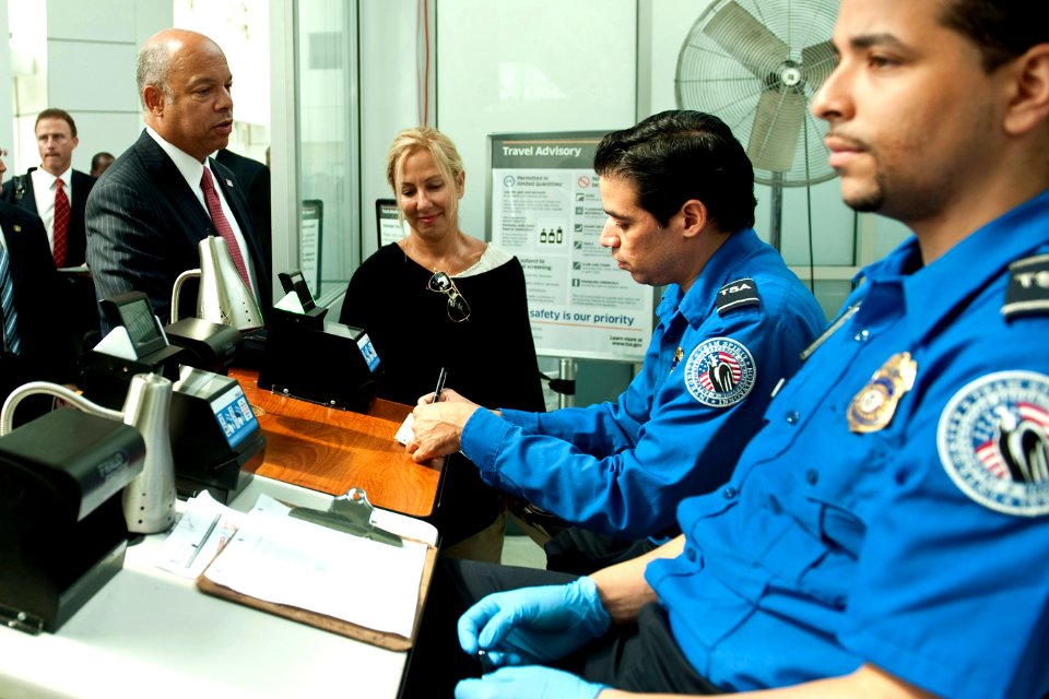 Secretary Johnson Travels to New York to Observe 9 11 (15597512871)