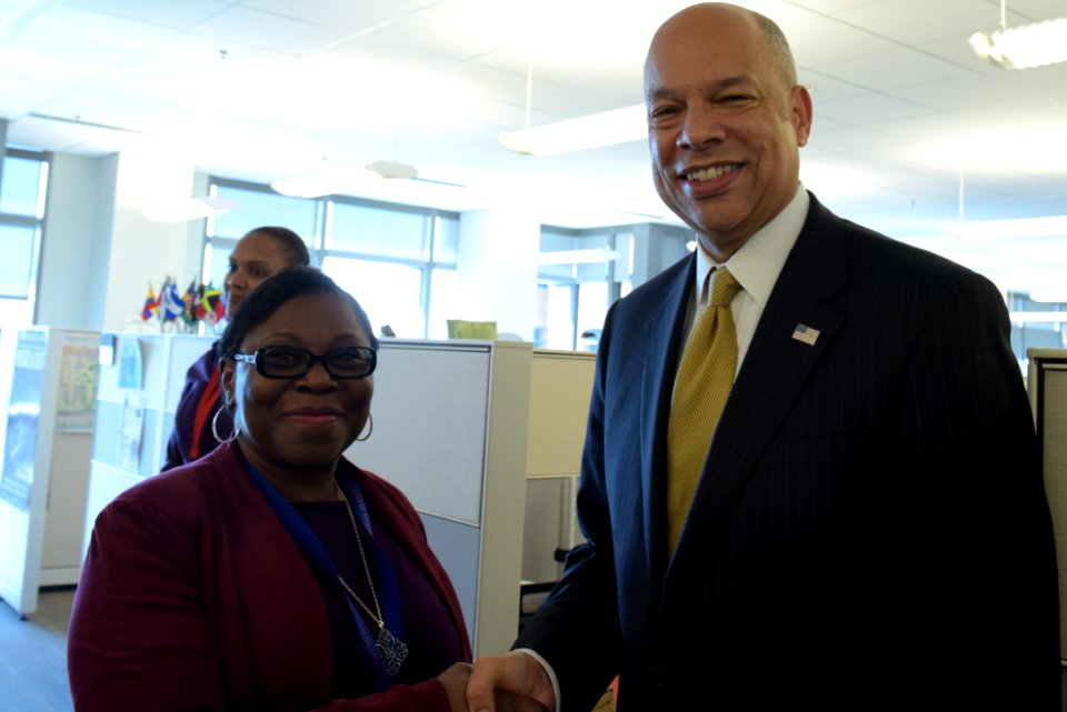 Secretary Johnson meets with USCG Headquarters Employees (26031673835)