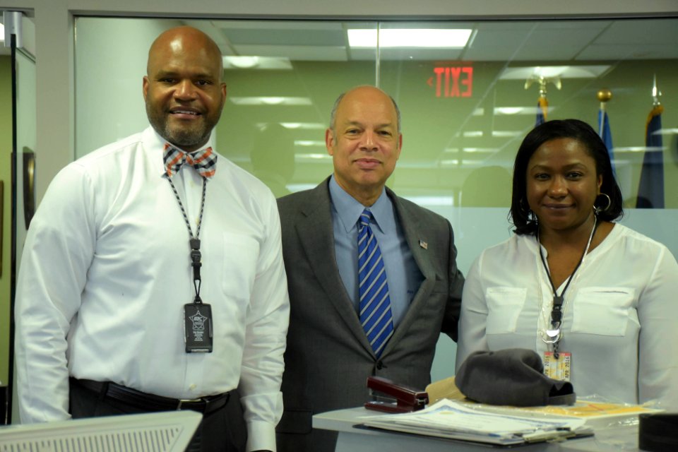 Secretary Johnson Visits with FEMA Employees (26400086986)