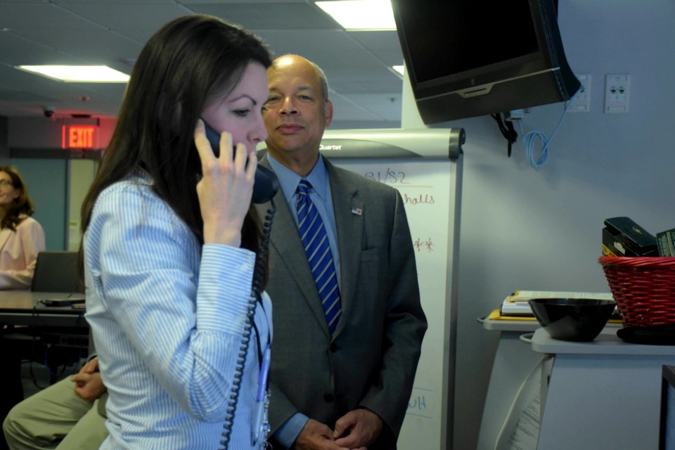 Secretary Johnson Visits with FEMA Employees (26425944475)