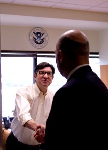 Secretary Johnson Visits with TSA Employees (25632034203)