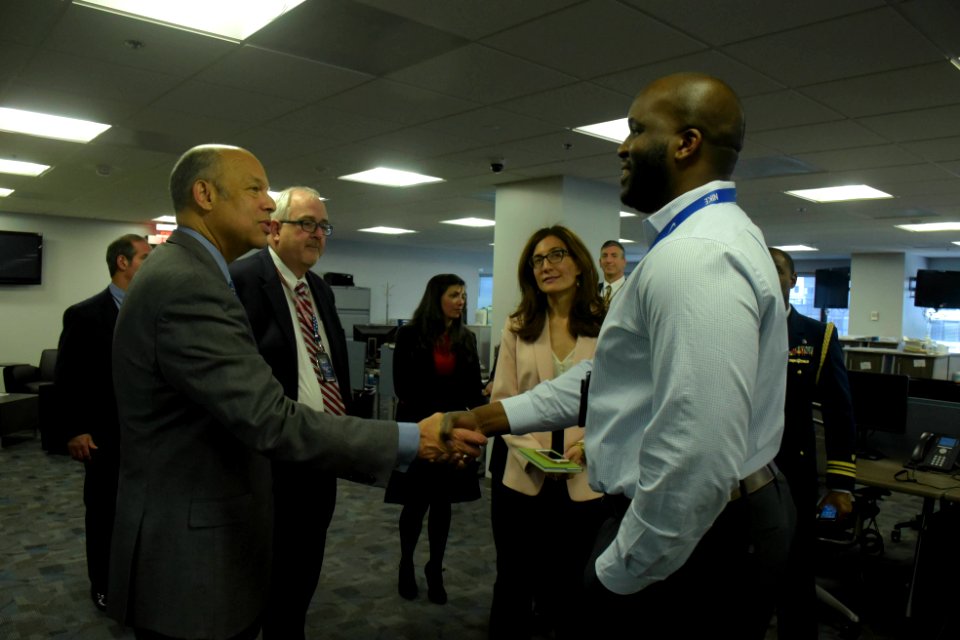 Secretary Johnson Visits with FEMA Employees (26359720531)