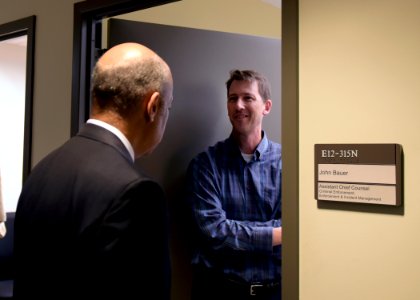 Secretary Johnson Visits with TSA Employees (25632026473)
