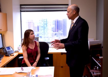 Secretary Johnson Visits with TSA Employees (25632028533)