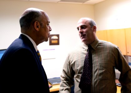 Secretary Johnson Visits with TSA Employees (26168188901)