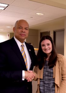 Secretary Johnson Visits with TSA Employees (26208776656)