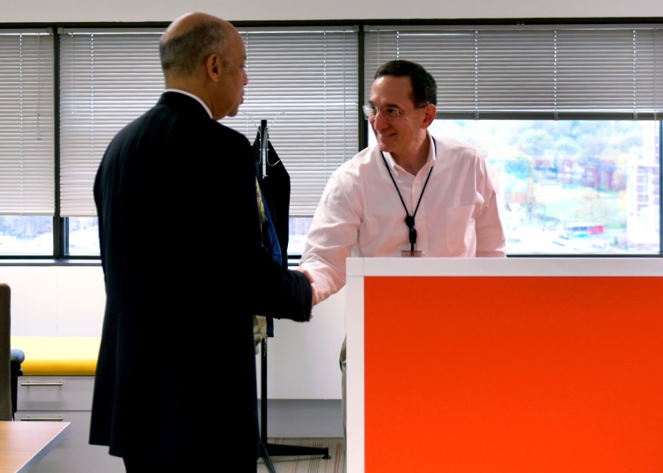 Secretary Johnson Visits with TSA Employees (25631154433)