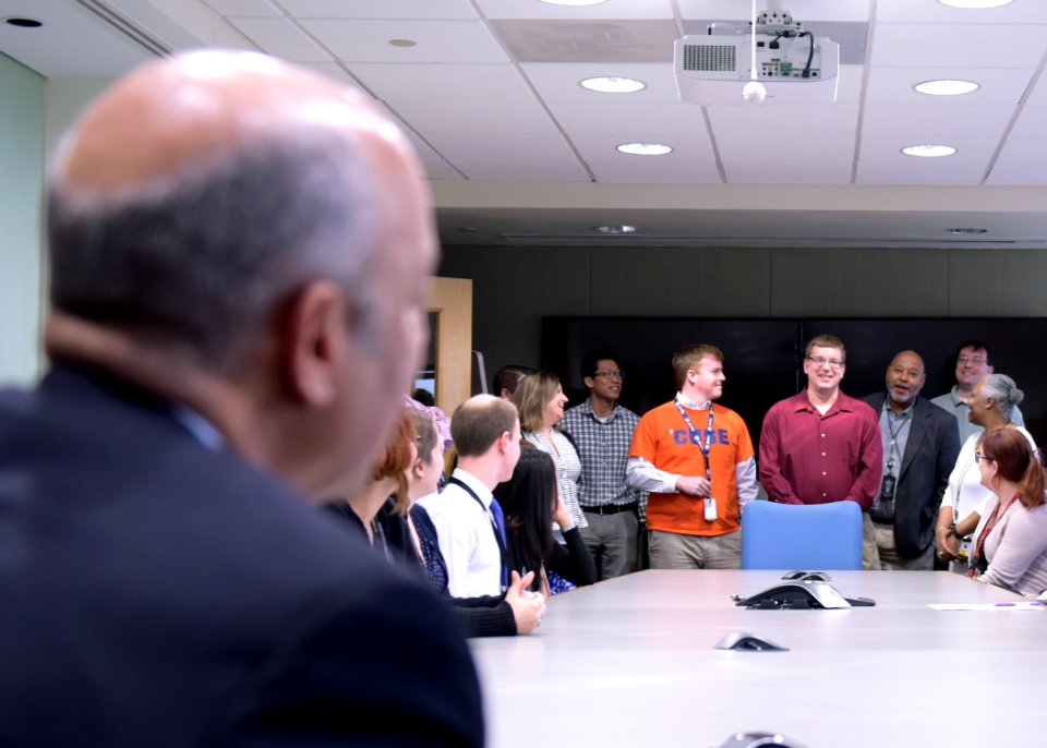 Secretary Johnson Visits with TSA Employees (26233849475)