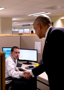 Secretary Johnson Visits with TSA Employees (25629729954)