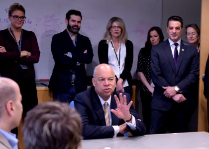 Secretary Johnson Visits with TSA Employees (25960961440)