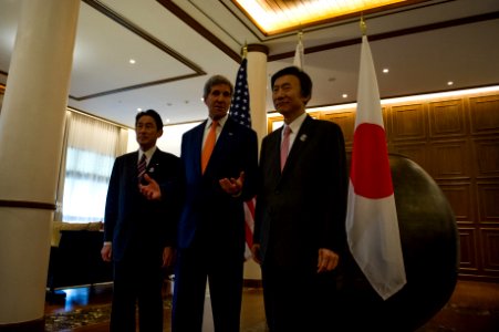 Secretary Kerry at Trilateral Meeting with Japanese and ROK Foreign Ministers - Flickr - East Asia and Pacific Media Hub (2) photo