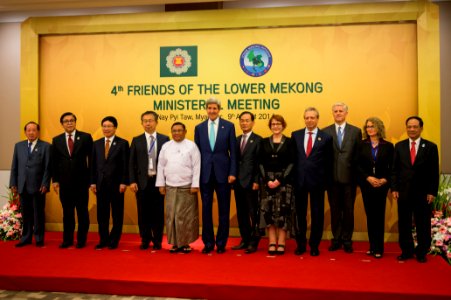 Secretary Kerry at Friends of Lower Mekong Ministerial Meeting - Flickr - East Asia and Pacific Media Hub (1)