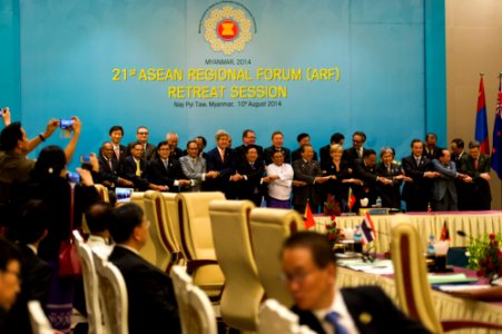 Secretary Kerry at the ASEAN Regional Forum Retreat Session - Flickr - East Asia and Pacific Media Hub (2)