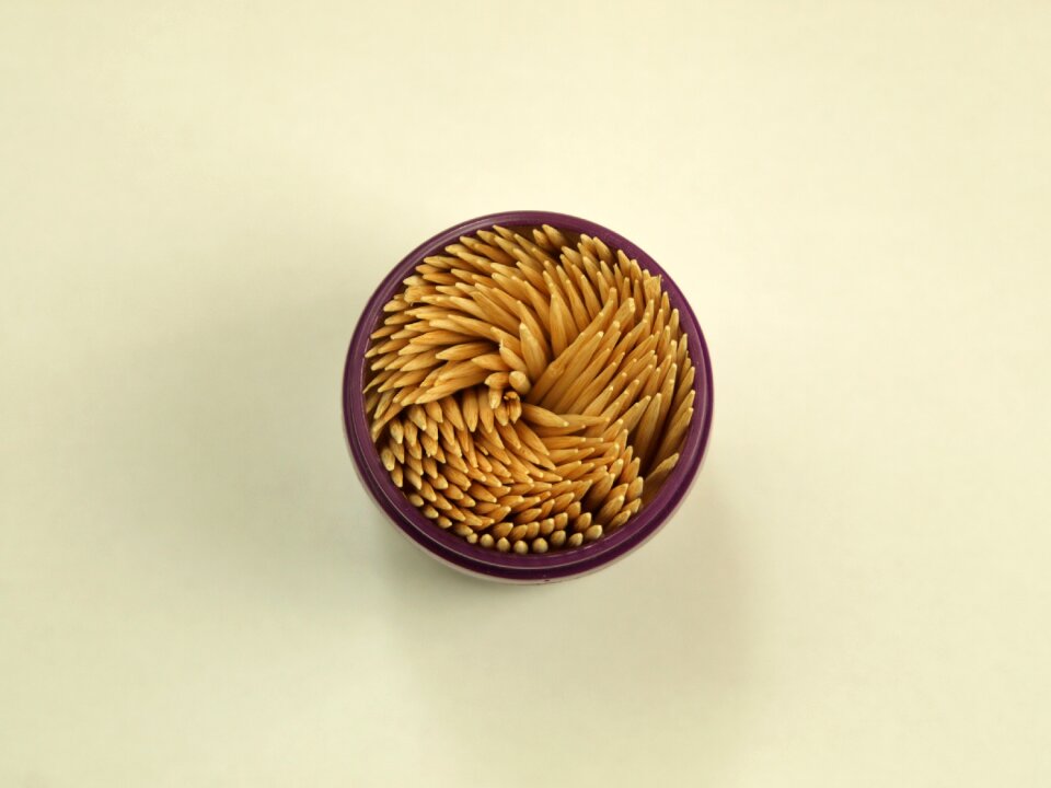 Edge packaging toothpick