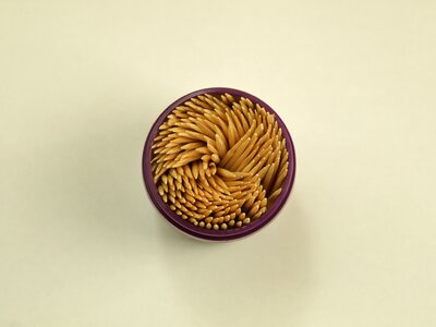 Edge packaging toothpick