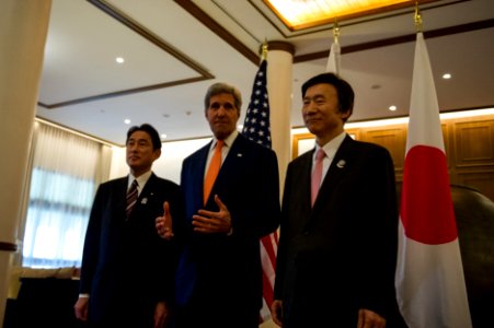 Secretary Kerry at Trilateral Meeting with Japanese and ROK Foreign Ministers - Flickr - East Asia and Pacific Media Hub (3) photo