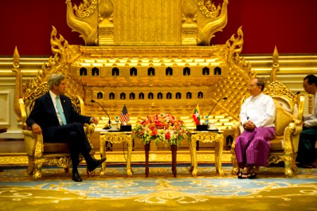 Secretary Kerry Meets Burmese President Thein Sein - Flickr - East Asia and Pacific Media Hub (1)
