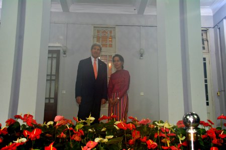Secretary Kerry Meets Daw Aung San Suu Kyi - Flickr - East Asia and Pacific Media Hub photo