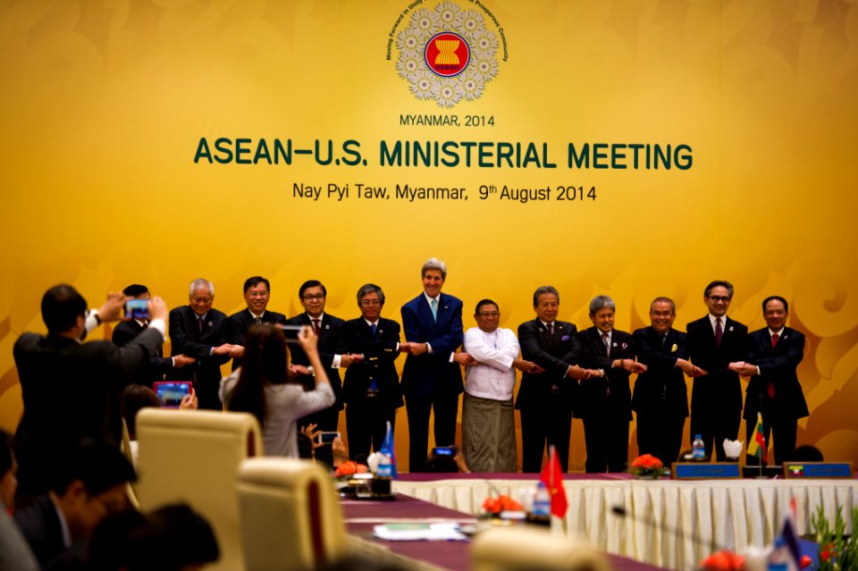 Secretary Kerry with ASEAN Foreign Ministers - Flickr - East Asia and Pacific Media Hub