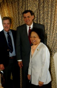 Secretary Mel Martinez with Congresswoman Patsy Mink 207-DP-8386B-DSC 0064