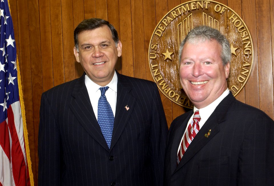 Secretary Mel Martinez with Buddy Dyer 207-DP-8628-Perez0500