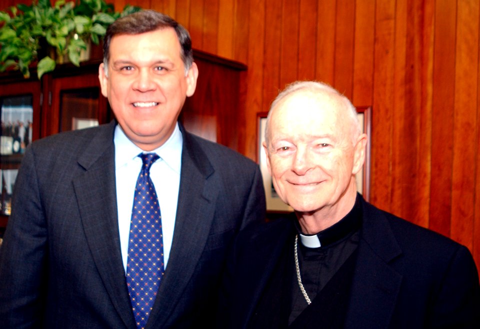 Secretary Mel Martinez with Cardinal Theodore McCarrick 207-DP-8339A