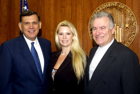 Secretary Mel Martinez with David Siegel 207-DP-8712-DS1503