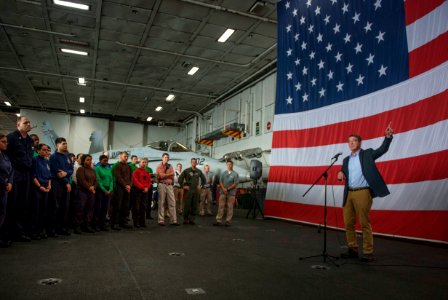 Secretary of Defense (SECDEF) Ash Carter speaks with U.S. service members aboard the USS Theodore Roosevelt. (22782749206)