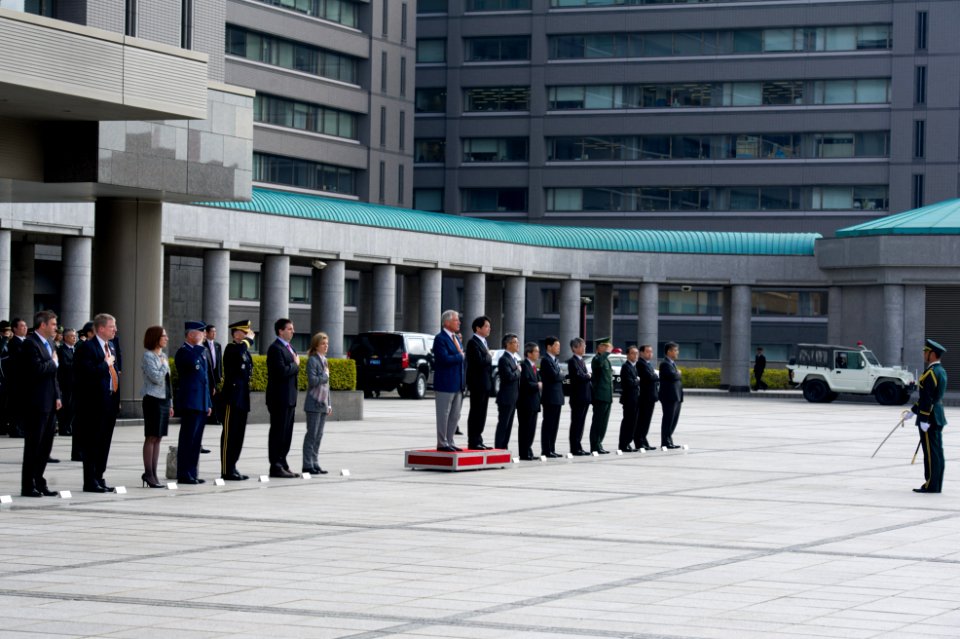 Secretary of Defense Hagel at Honor Cordon in Tokyo - Flickr - East Asia and Pacific Media Hub (2)