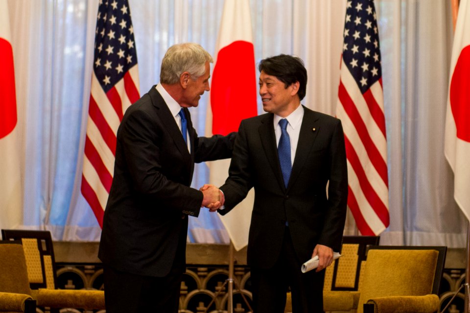 Secretary of Defense Hagel Meets Japan’s Defense Minister Onodera - Flickr - East Asia and Pacific Media Hub (2)