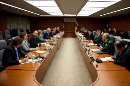 Secretary of Defense Hagel Meets Japan’s Defense Minister Onodera - Flickr - East Asia and Pacific Media Hub (1)