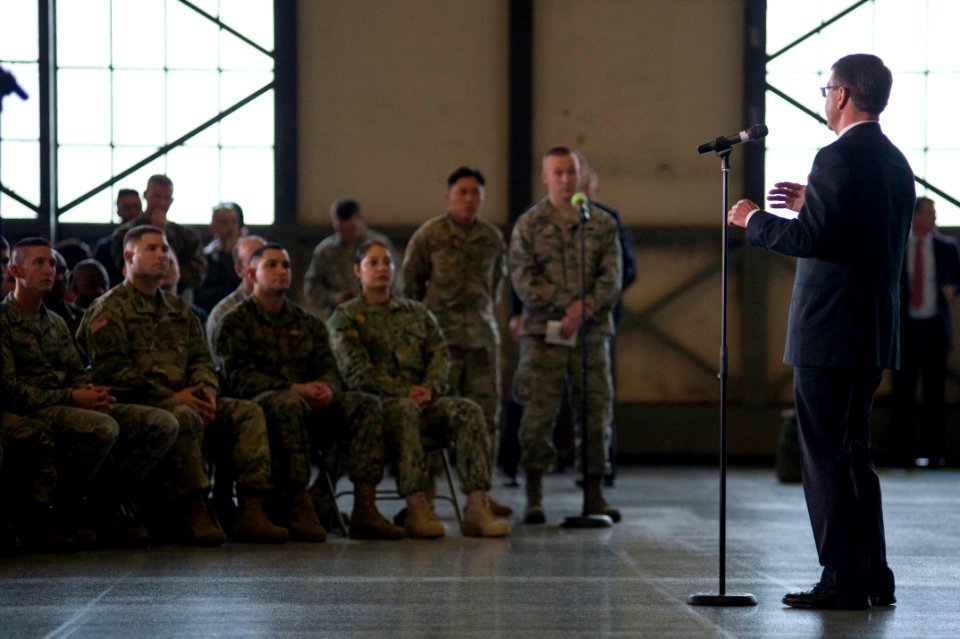 Secretary of defense visits JBLM 160304-N-JY507-076