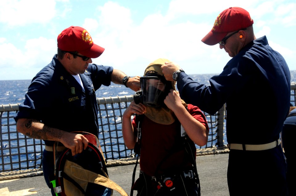 Secretary of Navy visits Daewoo Shipbuilding facilities DVIDS118087